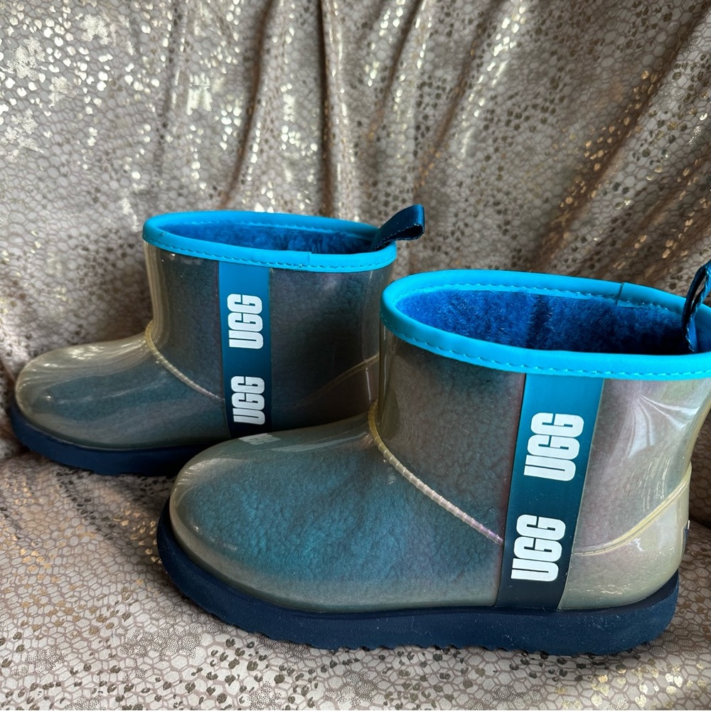 Ugg / Size 6 - image 1